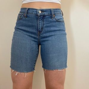 LEVI’S Jean Cutoff Shorts